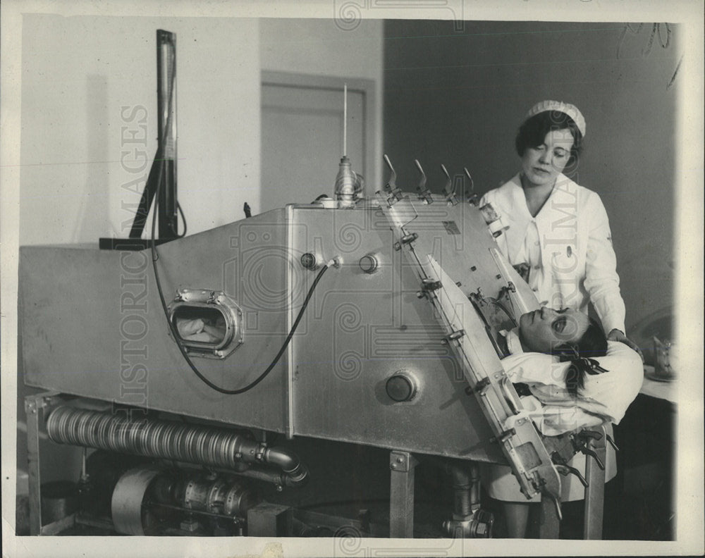 1930 Press Photo Artificial Respiration Frances McGann - Historic Images