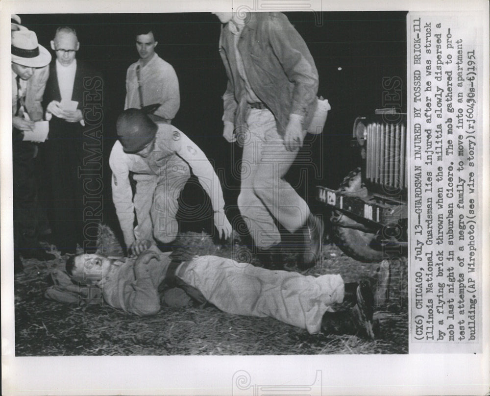 1951 Press Photo Illinois National Guardsman Injured - Historic Images