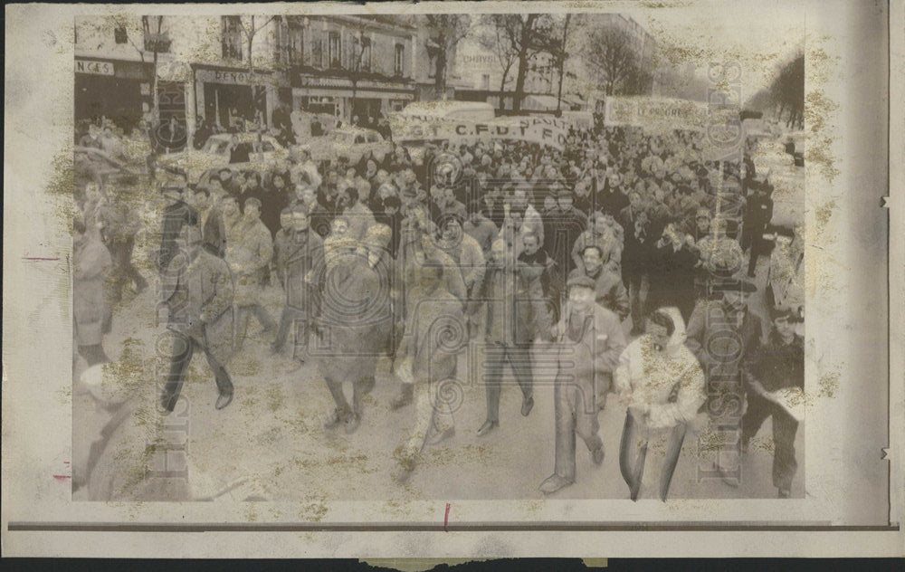 1968 Press Photo Workers Boulogne Billancourt - Historic Images