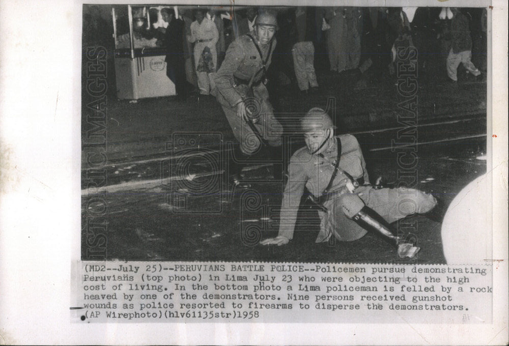 1958 Press Photo Lima Peru Protestors Police - Historic Images