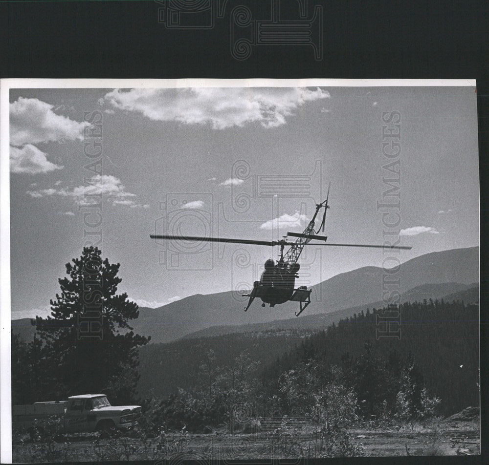 1962 Press Photo Helicopter Checking Fire Lines - Historic Images