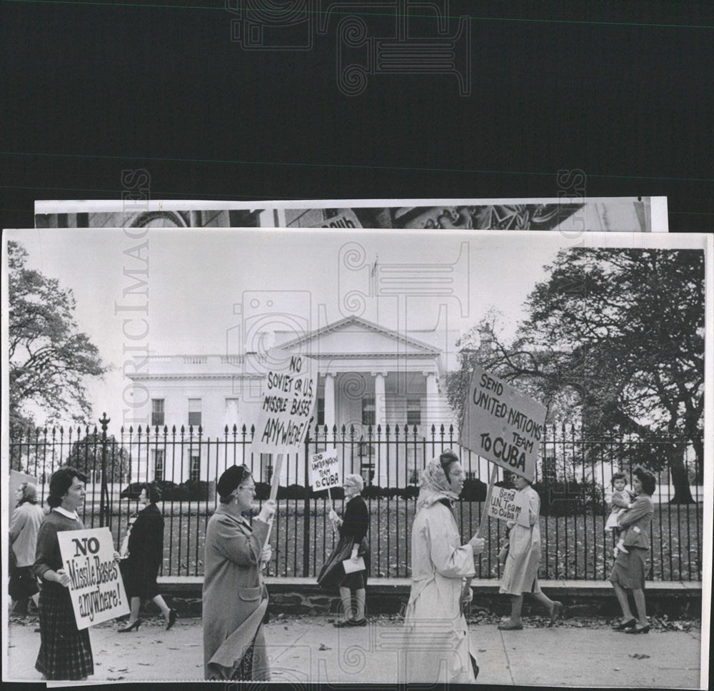 1962 Press Photo Cuba Blockade Moscow Protestors - Historic Images