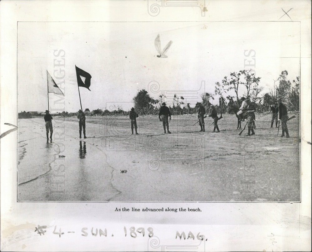 1942 Press Photo American Soldiers Beach - Historic Images