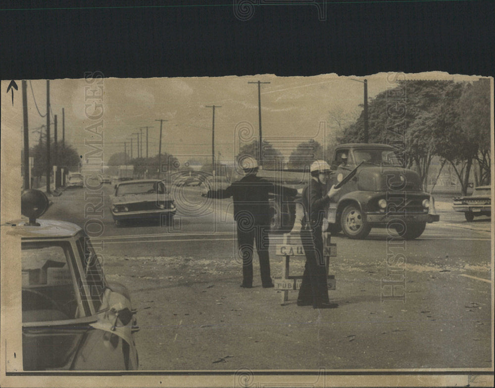 1966 Press Photo Los Angeles Riots In The Watts Section - Historic Images