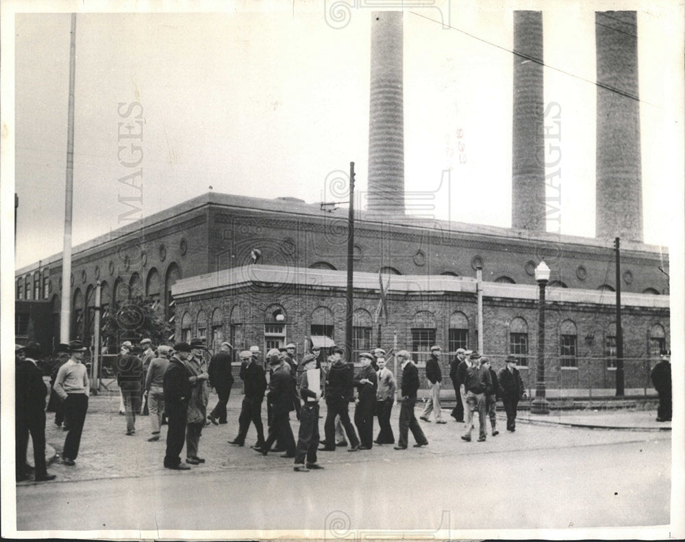 1935 Press Photo U.S  PICKETERS  STRIKE OHIO - Historic Images