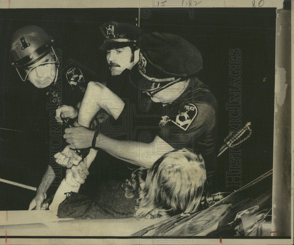 1971 Press Photo Omaha Police Try Enforce Curfew - Historic Images