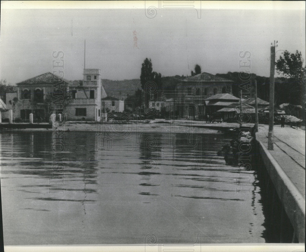 Press Photo Albania city Durazzo buildings lake homes - Historic Images