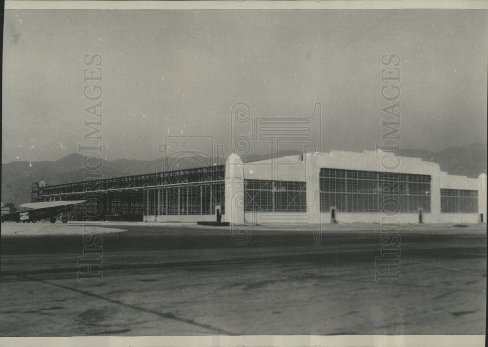 1930 Press Photo Airport Hangar/United Airport/Calif. - Historic Images