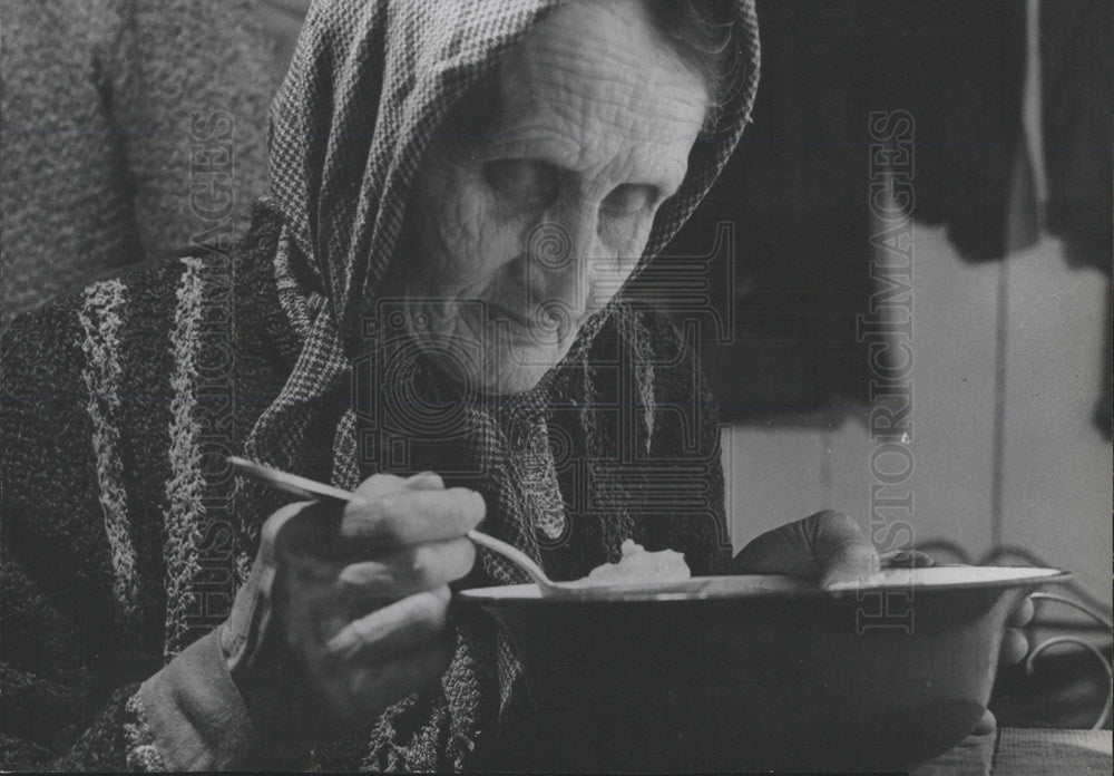 Press Photo Old Woman Laski Poland - Historic Images