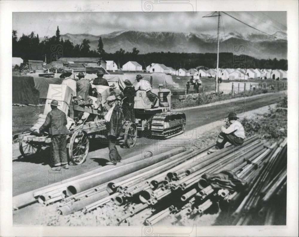 1960 Press Photo Alaska Molluskan River Valley Jobless - Historic Images