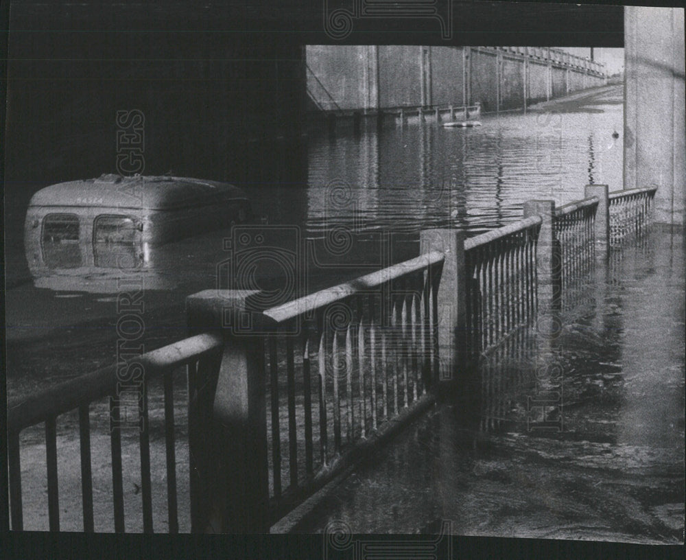 1956 Press Photo McAuliffe thunderstorm Fox Flood water - Historic Images