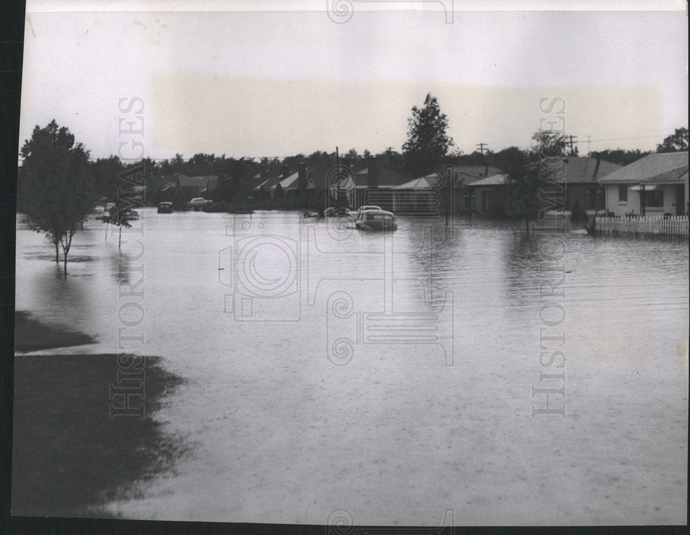 1953 Press Photo Flood water in Jasmine Street, Denver. - Historic Images