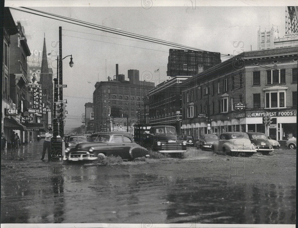 1950 Press Photo Denver streets traffic rain McCall - Historic Images