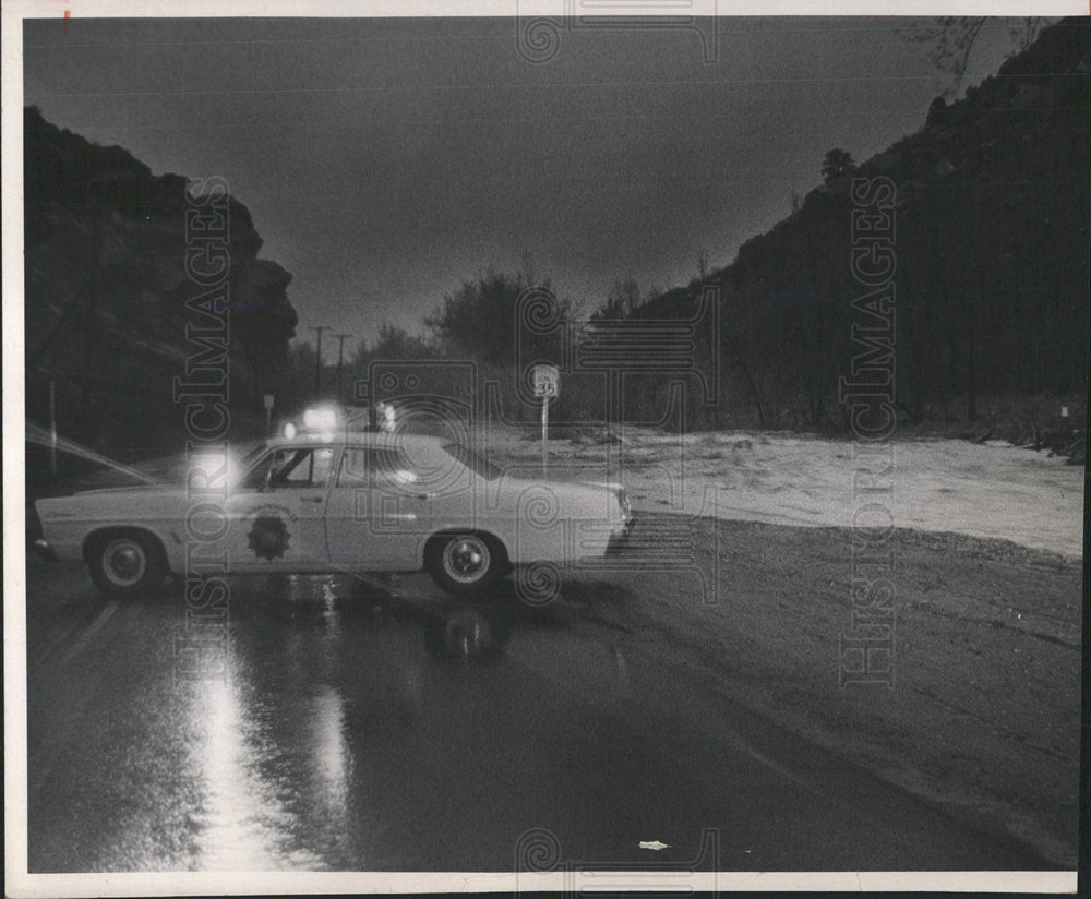 1969 Press Photo Morrison Police car driver Water East - Historic Images