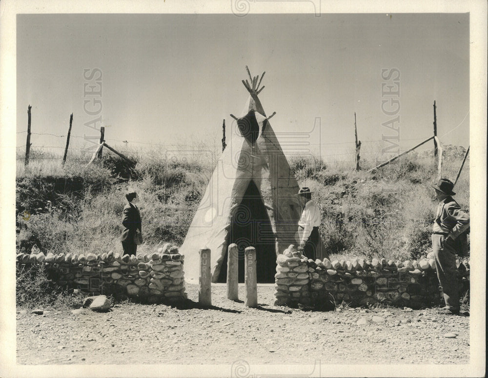 Press Photo Chipela spring dream estate house owner - Historic Images