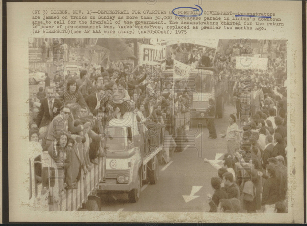 1975 Press Photo Demonstrators Portages Parade Lincoln - Historic Images