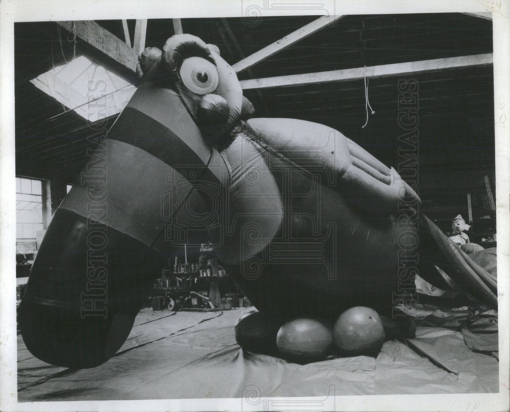 1970 Press Photo Tookey Bird Balloon Littleton Parade - Historic Images