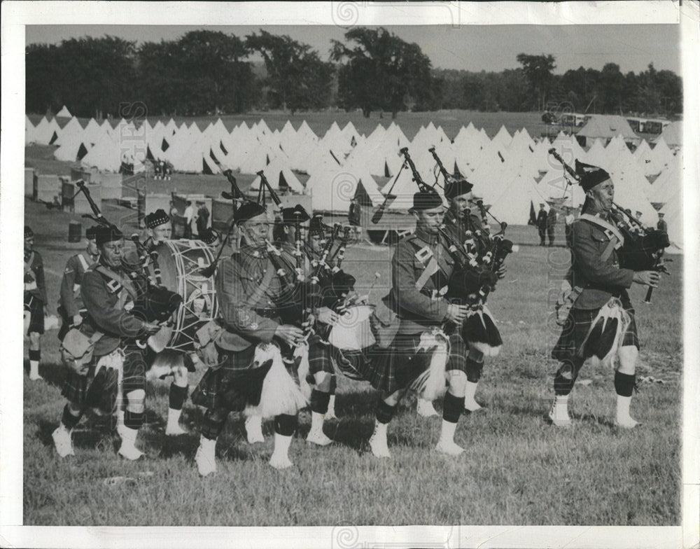 1939 Press Photo Scottish Regiment Windsor Ontario - Historic Images