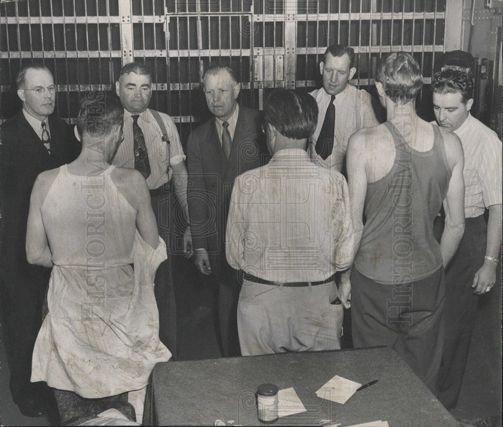 Press Photo Denver County Jail detective Prisoners John - Historic Images