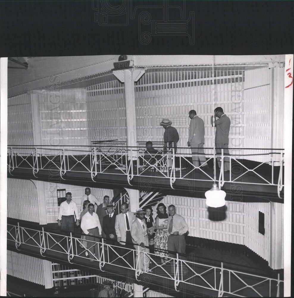 1952 Press Photo Warden North Conklin Jail Kitchen Jury - Historic Images