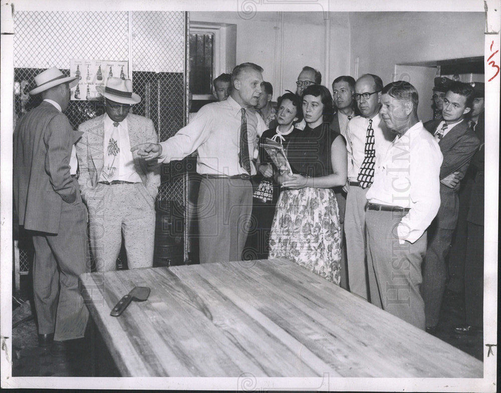 1952 Press Photo Denver Special Grand Jury Tour Jail - Historic Images