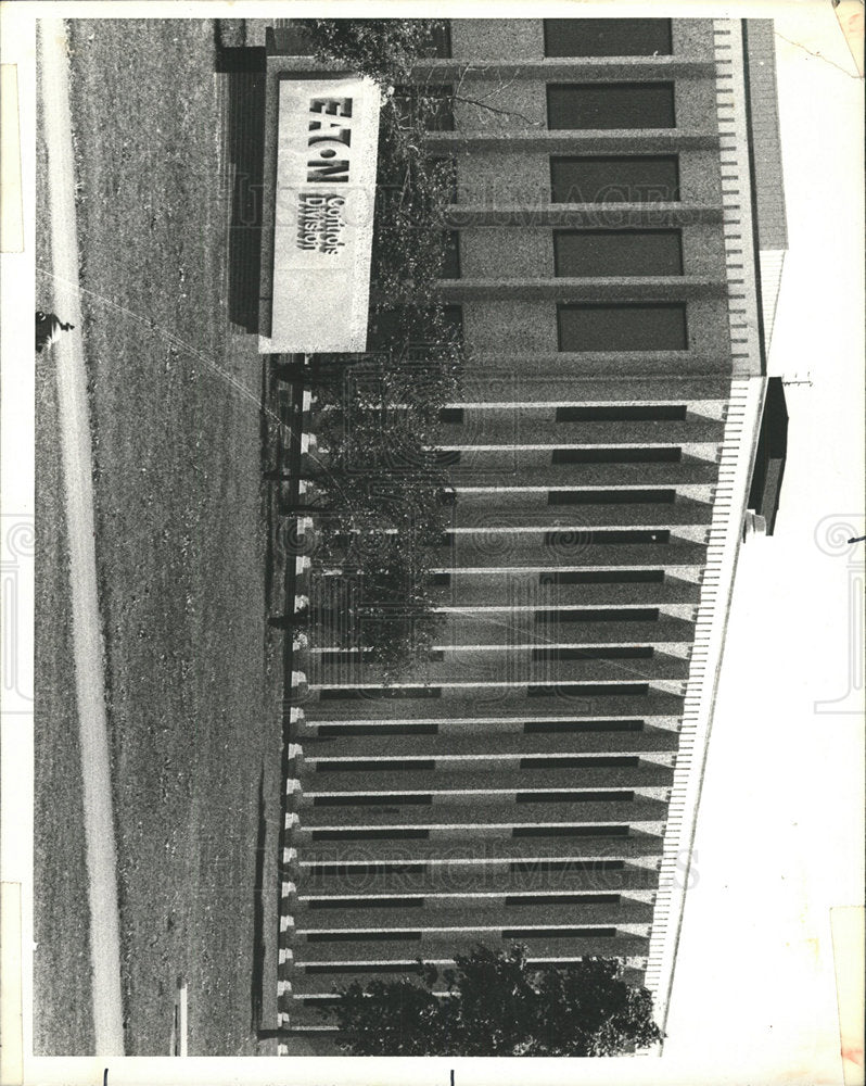 1977 Press Photo Eaton Co Stream Illinois Home Section - Historic Images