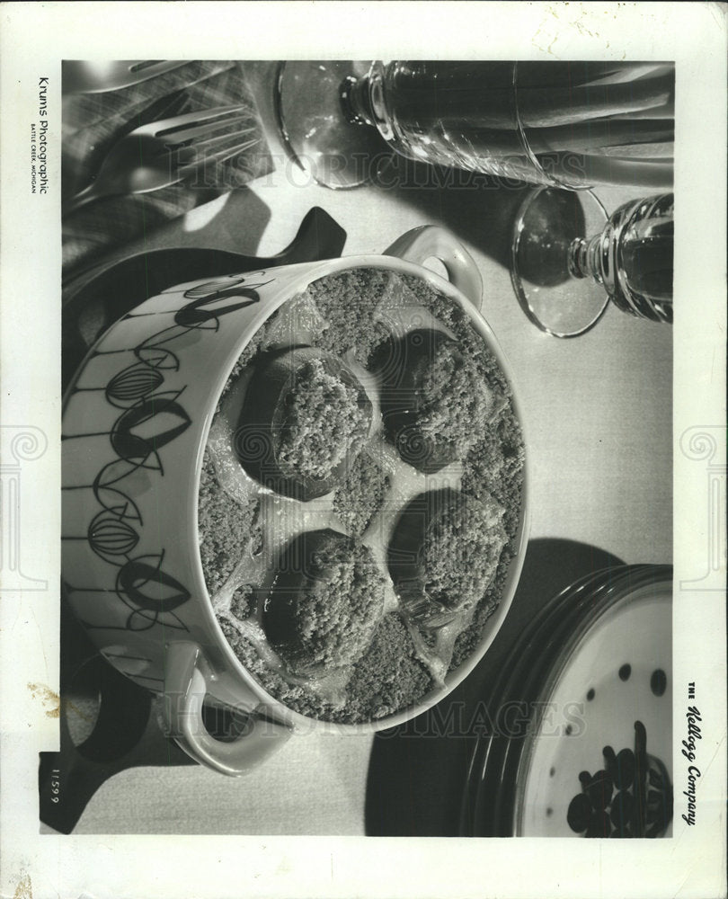 1967 Press Photo Supper whip cheesy tomato casserole - Historic Images