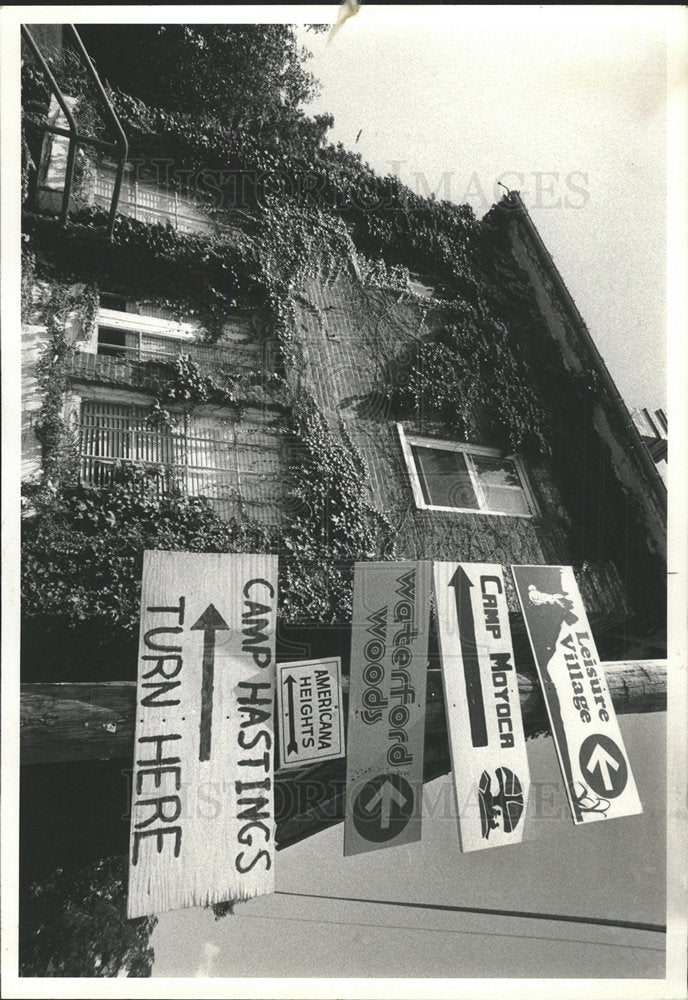 1978 Press Photo Country store Millburn shuttered Sign - Historic Images