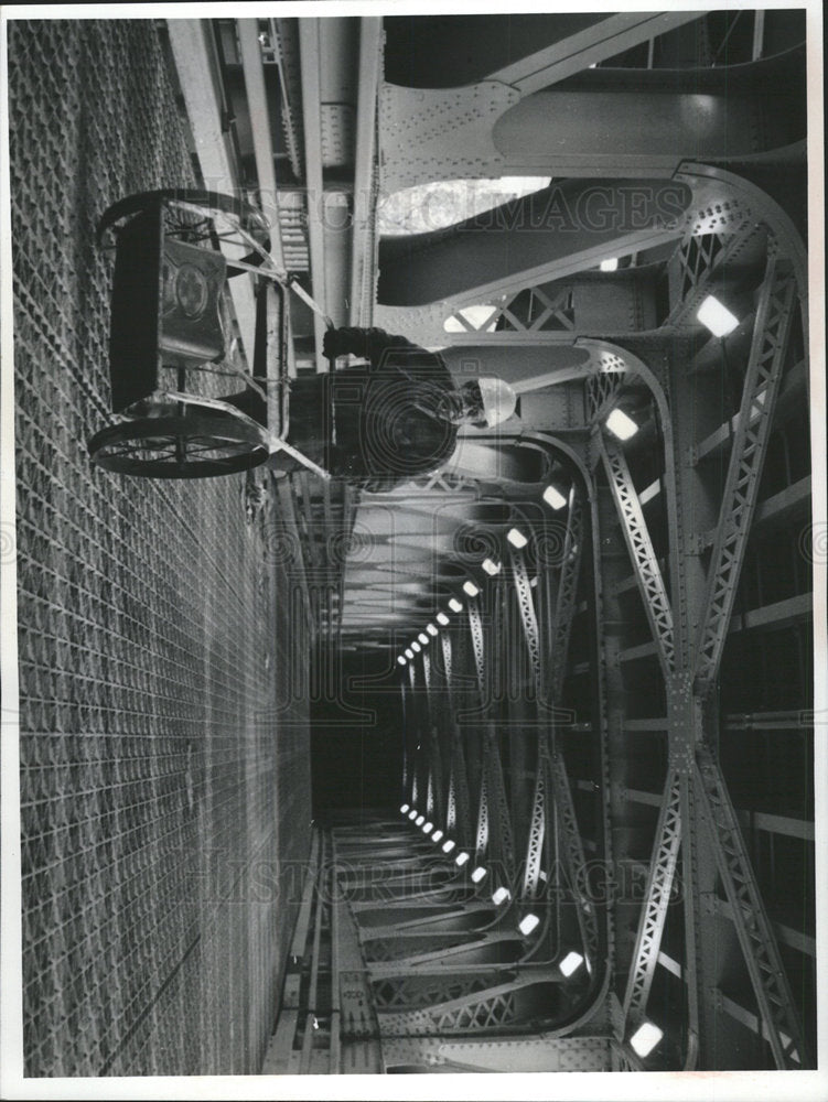 1992 Press Photo Michigan Avenue Bridge - Historic Images