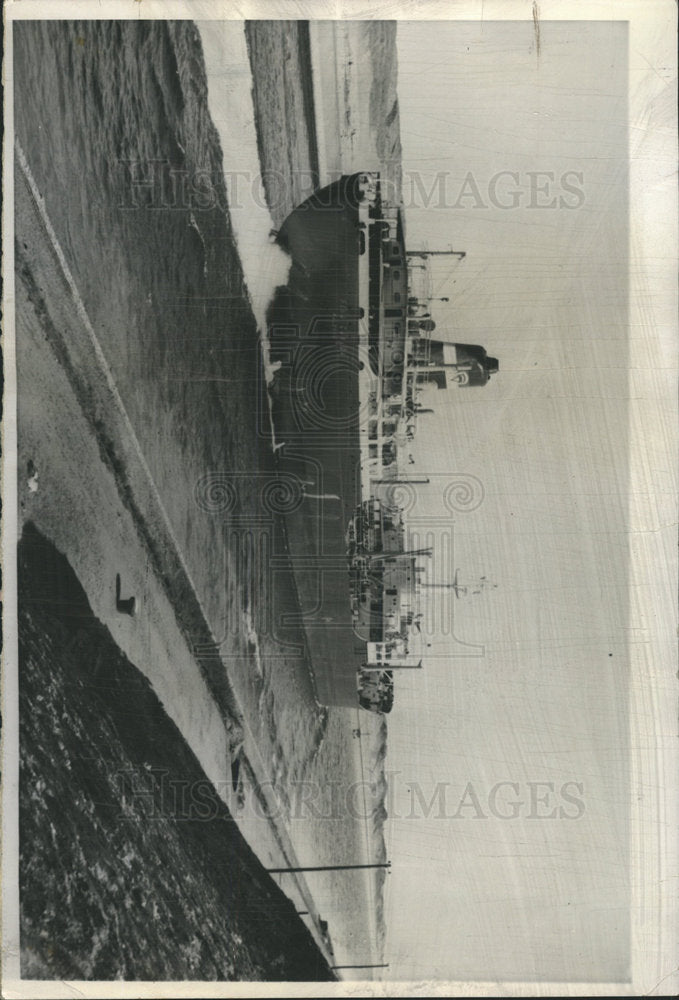 1957 Press Photo Fina Canada Taker Ship Suez Canal - Historic Images