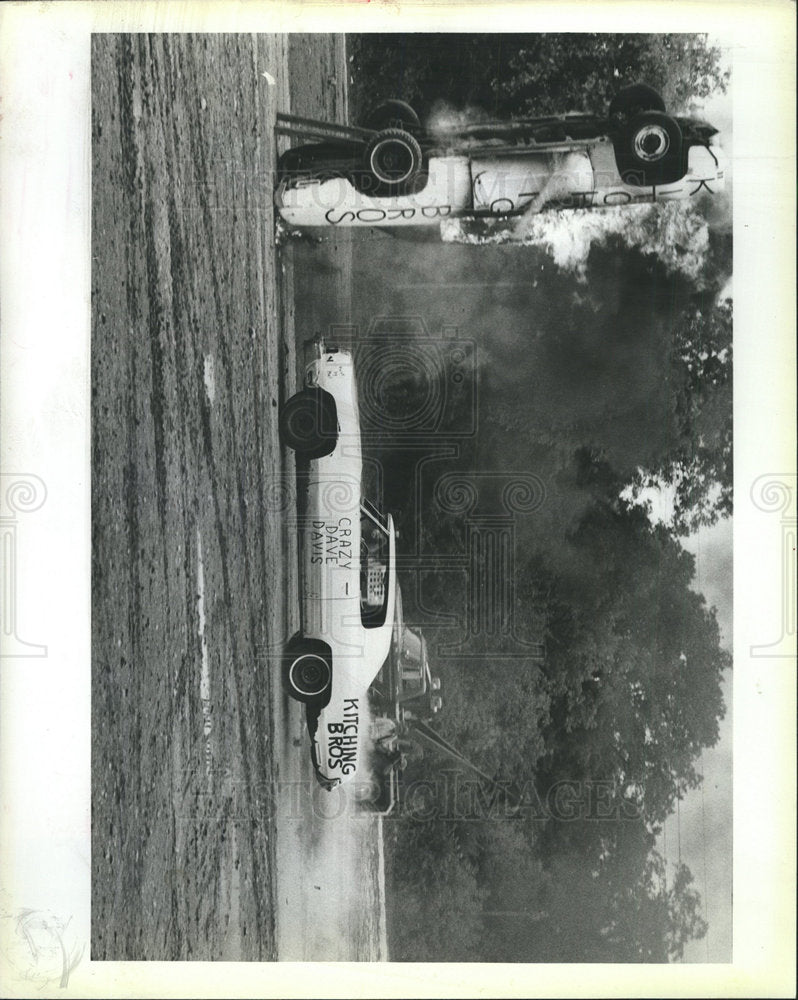 1983 Press Photo Santa Fe Speedway Auto Stunts - Historic Images