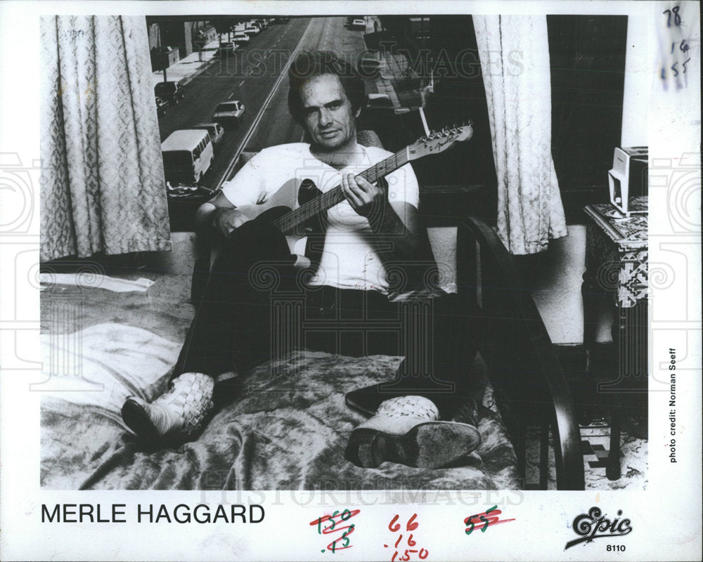 1984 Press Photo Merle Haggard Music Singer Guitarist - Historic Images