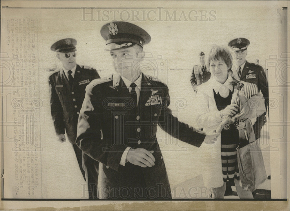 1973 Press Photo EX POW Col Theodore Guy - Historic Images