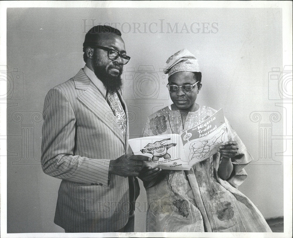 1972 Press Photo Dr Okafor Duru Adejimi Adeusi Consul - Historic Images