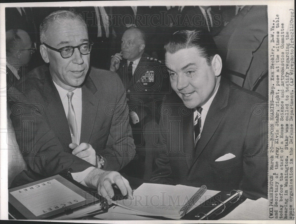 1961 Press Photo Hechler Army Elvis Stahr Witness table - Historic Images