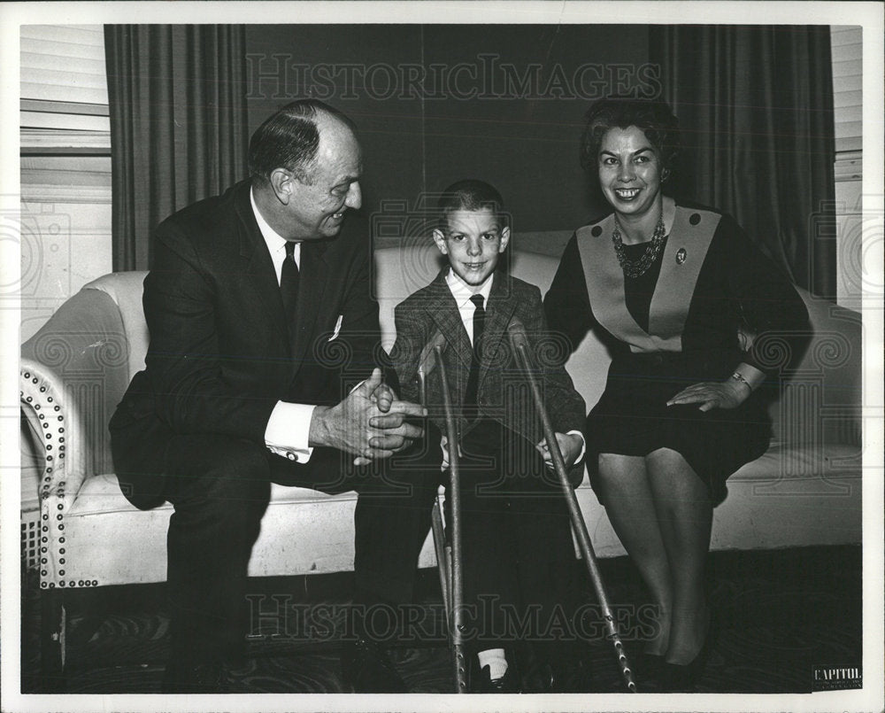 1954 Press Photo Luther Terry Julkia Karsh US Mountain - Historic Images