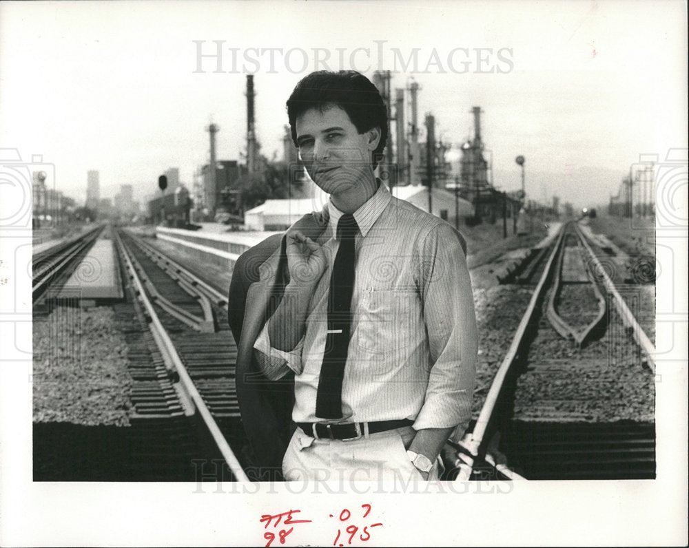 1983 Press Photo Nick Karousatos Operatic mainline UP - Historic Images