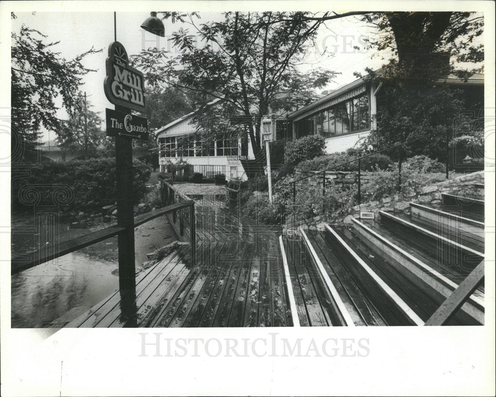 1982 Press Photo Mill Race Channel Stream Scotland - Historic Images