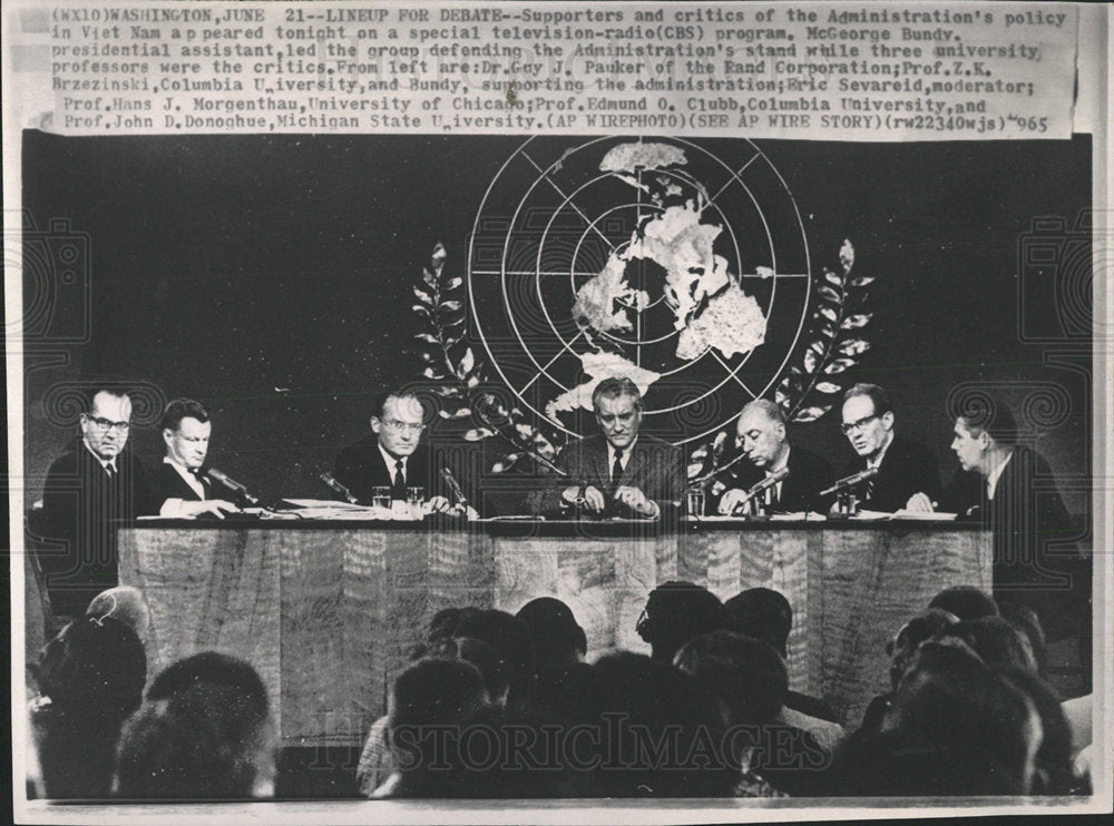 1965 Press Photo Viet Nam Administration policy critics - Historic Images