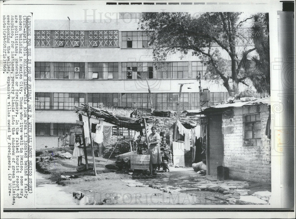 1969 Press Photo Poverty Slum Area People Mexico City - Historic Images