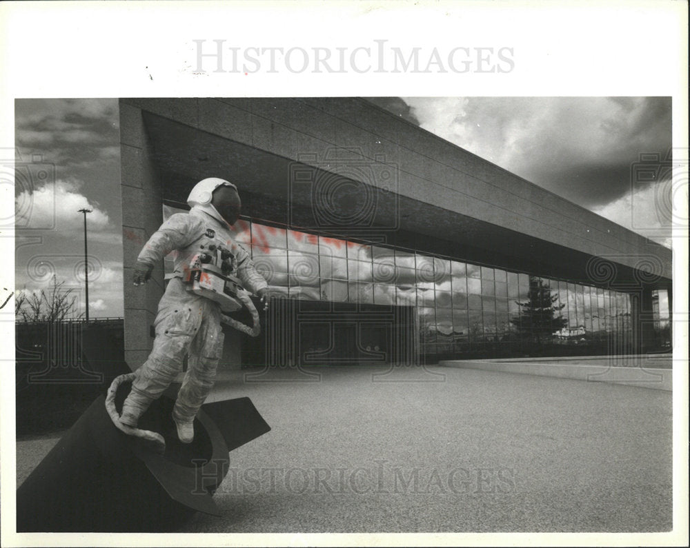 1986 Press Photo Jedson Nelson Gerals Ford Museum Space - Historic Images