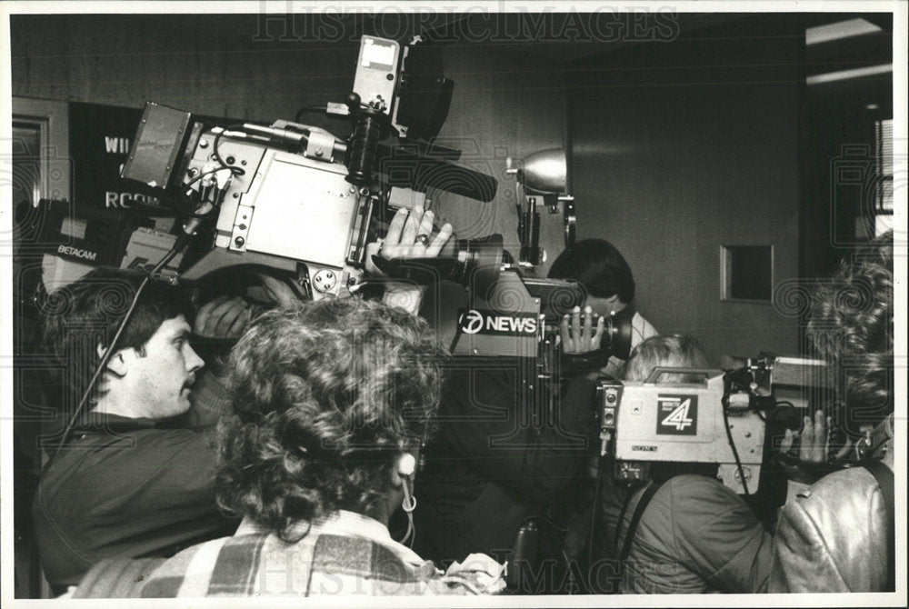 1986 Press Photo Detroit Media Television camera Giovan - Historic Images