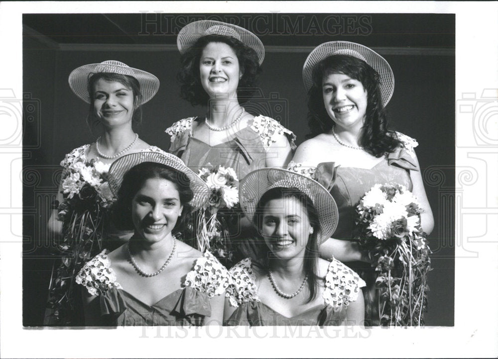 1995 Press Photo Women Wearing the Same Dress Alan Ball - Historic Images