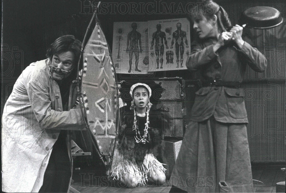 1991 Press Photo Maria Csoka Connie McGrail Person Kuru - Historic Images