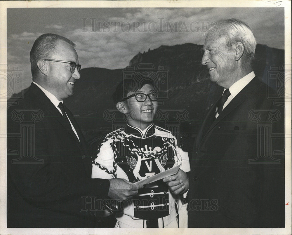 1969 Press Photo Hawaii Gov John Burns  Darrell Rains - Historic Images