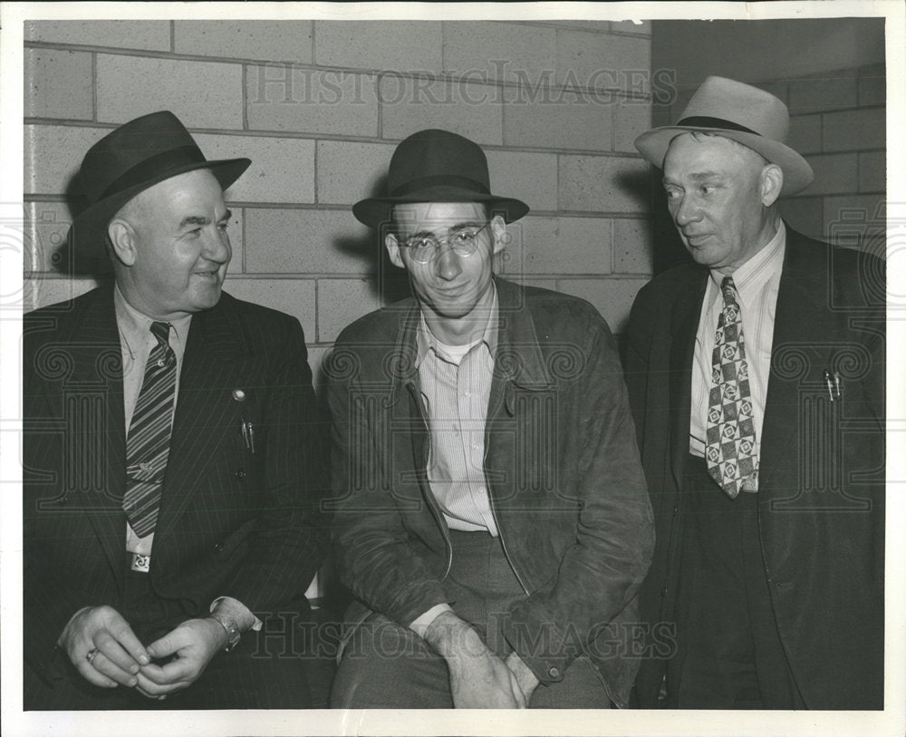 1947 Press Photo Sam Finni Fred Sanders Jones Clarence - Historic Images