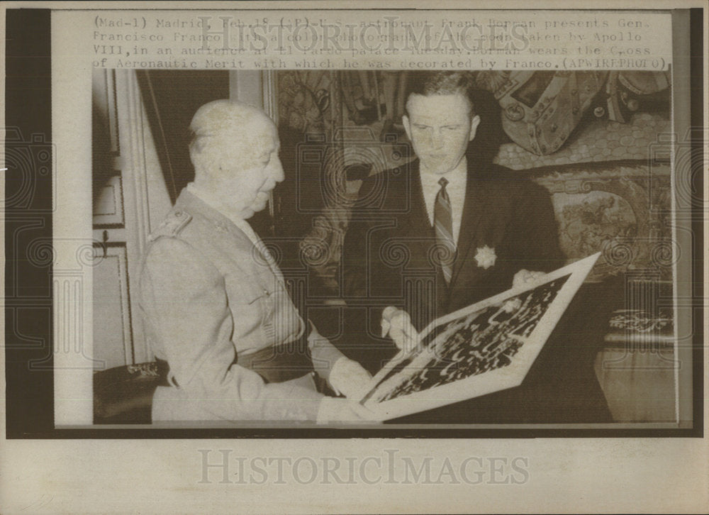 1969 Press Photo U.S. astronaut Borman Gen. Franco moon - Historic Images