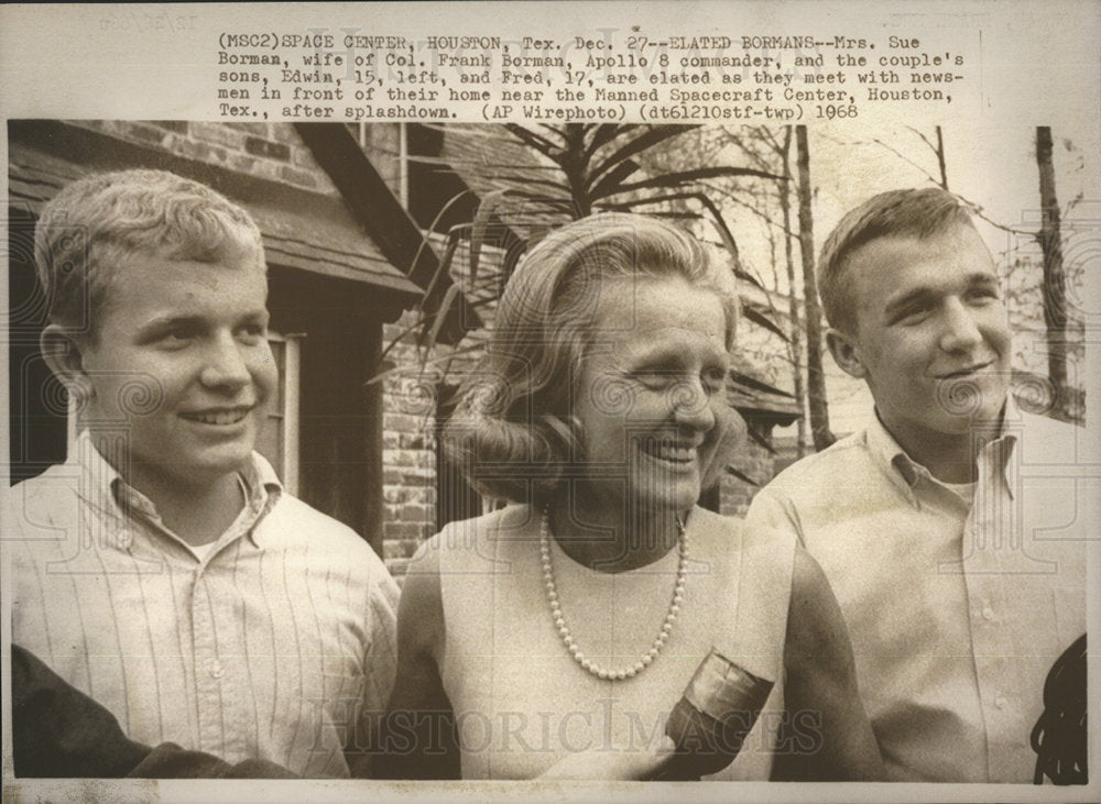 1968 Press Photo Col. Borman Apollo 8 wife Sue sons - Historic Images