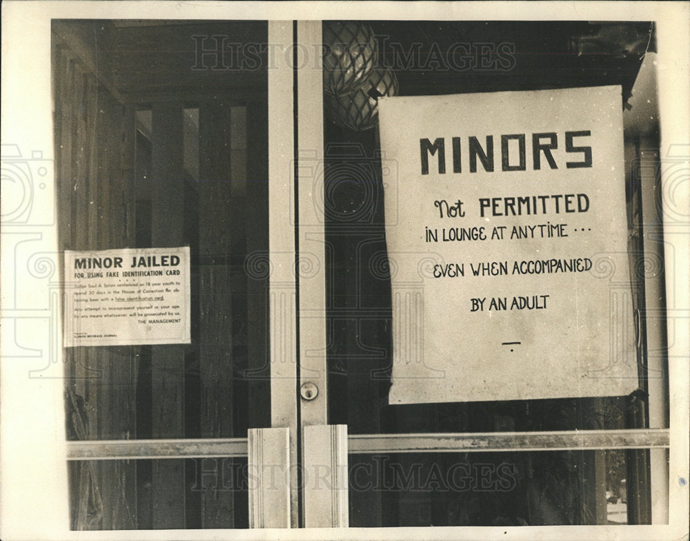 1964 Press Photo Tropicana Lounge Sign No Minors - Historic Images