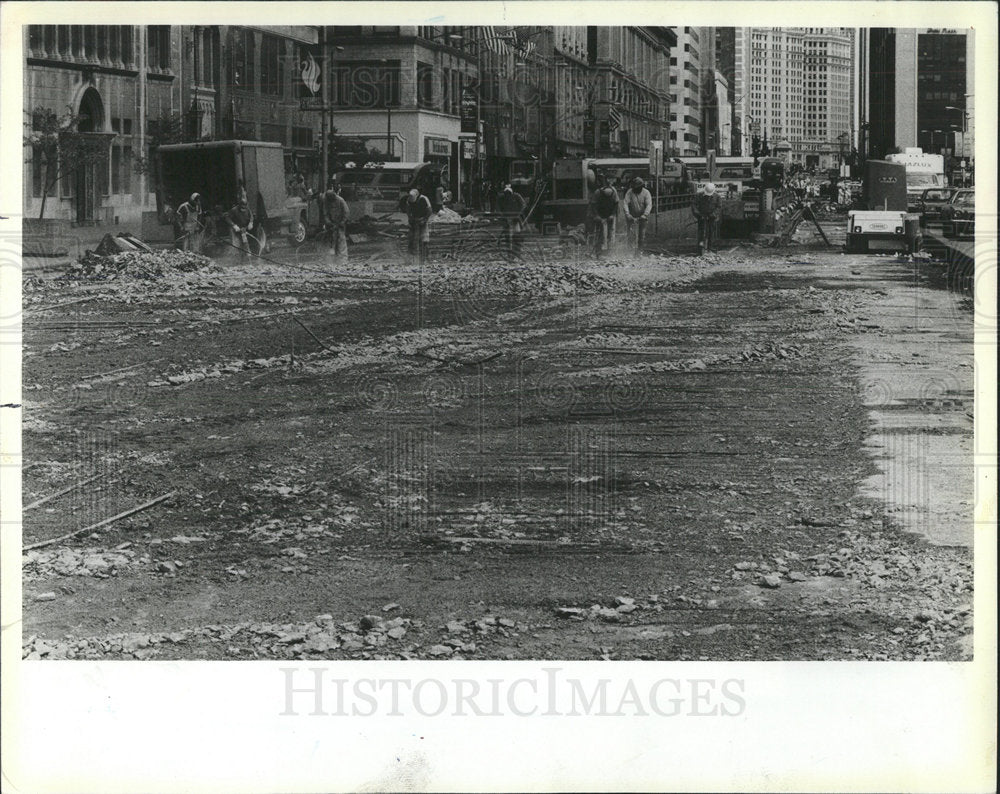 1983 Press Photo jackhammer operators pavement layer - Historic Images